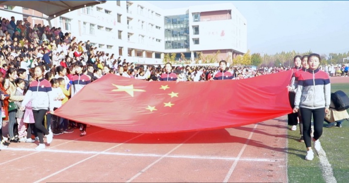 【视频】致青春·忆童年：小太阳教育集团举办大型亲子趣味运动会