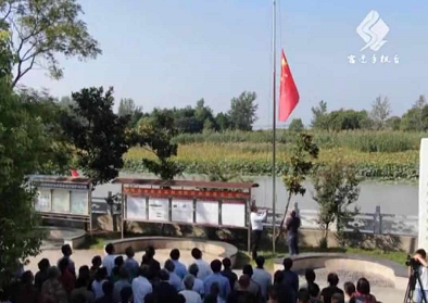 【短视频】穆墩岛渔民升国旗　迎国庆