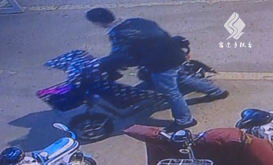 【短视频】墨水涂色 更换标识 男子盗取电动车“改头换面” 连车主也不认识了