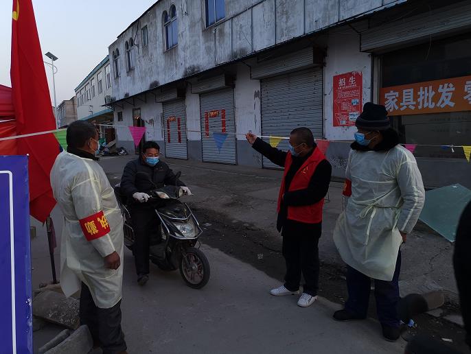 泗阳一男子闯疫情防控卡口被拘 醒悟忏悔自愿协助防控