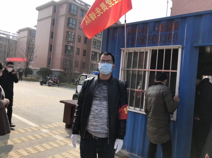 中扬镇人大代表化身“三大员”织密疫情“防护网”