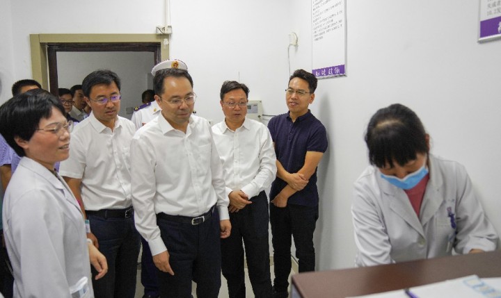 高飞带队到洋河新区检查环境保护及安全生产工作