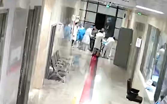 【得味视频】猝不及防！产妇厕所突然临盆