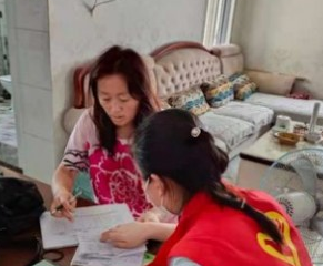 建行泗洪支行深入开展疫情防控“扫楼行动”