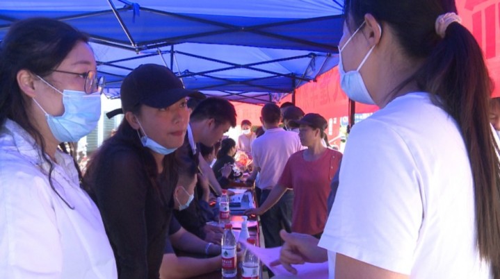 我区举办退捕渔民专场招聘会，把岗位送到“家门口”