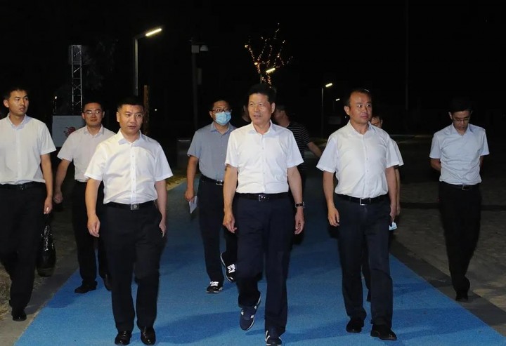 张先彦夜查夜巡文明城市常态长效建设工作