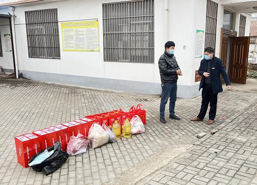 区政法委到怡心苑老年公寓开展送温暖活动