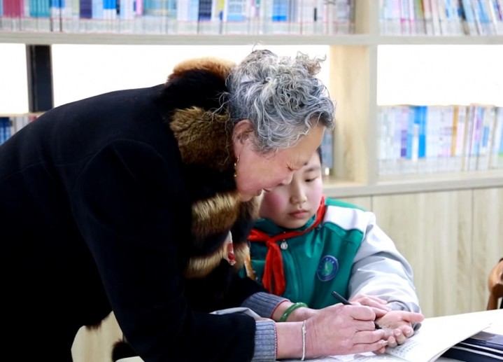 【得味视频】“矿山”里的学堂 退休教师们的爱！