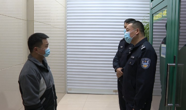 存款人没按“确认“键离开  取款人还未操作  狂吐9900元