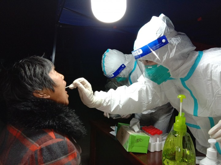 昨晚洋河新区3990人连夜完成核酸检测应急演练