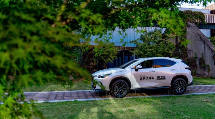LEXUS | 生活感享季，把秋天装进车里