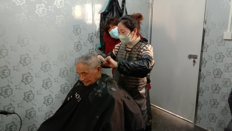 洋河新区：南街社区爱心理发屋免费理发啦！