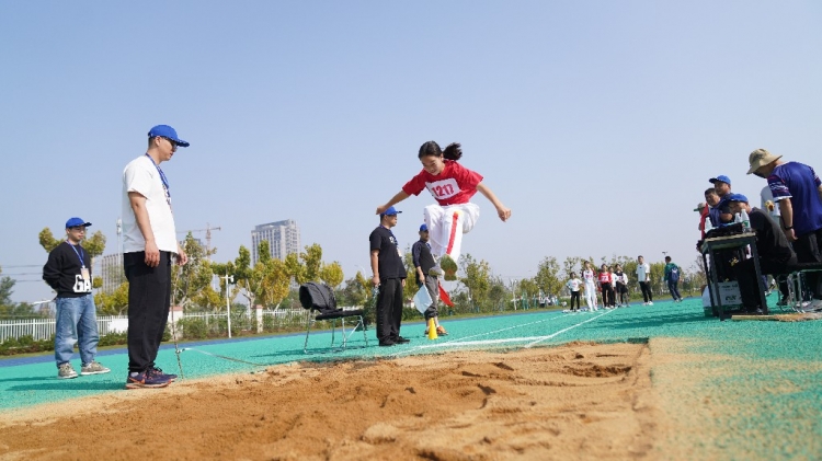 洋河新区举行第五届中小学生田径运动会