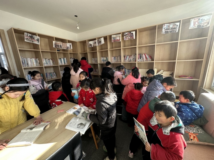 全民阅读春风行动│梁庄村：书香润童年  阅读伴成长