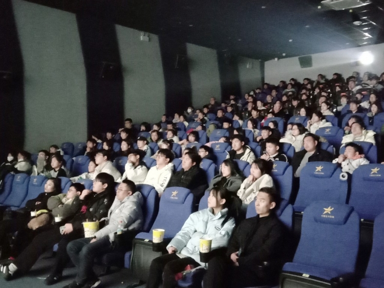 洋河新区：贺岁电影齐上阵 龙年观影乐开怀