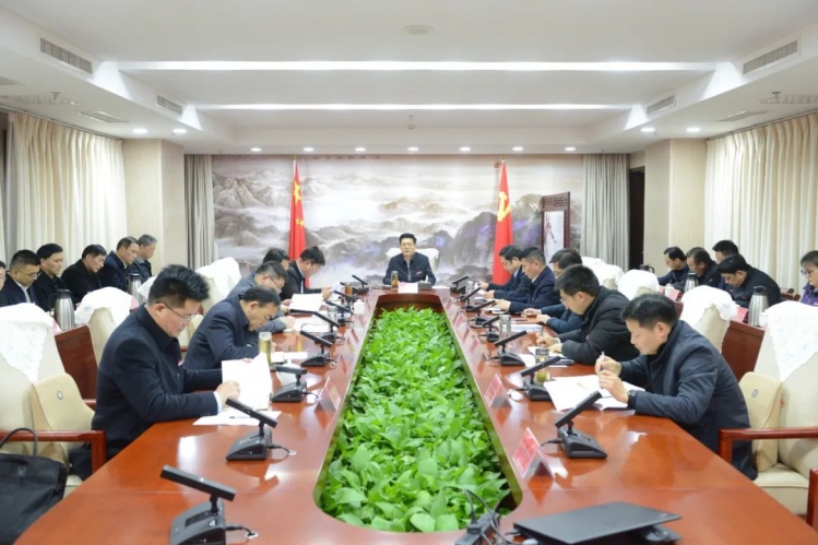 张先彦在全区信访维稳工作调度会上强调：提高政治站位，践行群众路线，坚持“真情、明理、依法、下访”，确保全区社会大局和谐稳定！