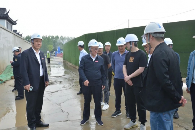 湖滨新区召开工地扬尘污染防治现场推进会