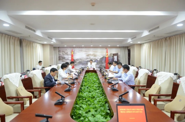 湖滨新区领导班子党纪学习教育专题读书班暨区党工委理论学习中心组学习会举行