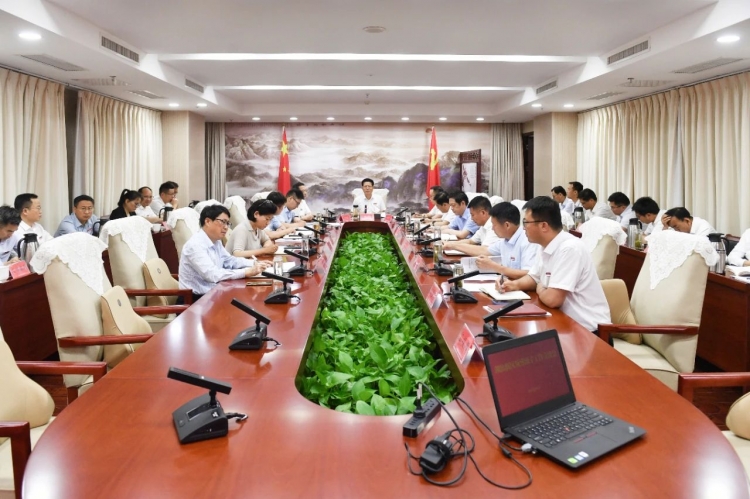 张先彦主持召开区领导班子工作交流会