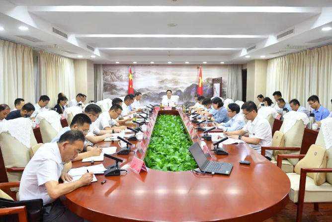 张先彦强调：营造崇尚先进、学习先进、争当先进的浓厚氛围，推进“四化”同步集成改革，奋力建设“轻美好快”宜居宜业现代化活力新城！