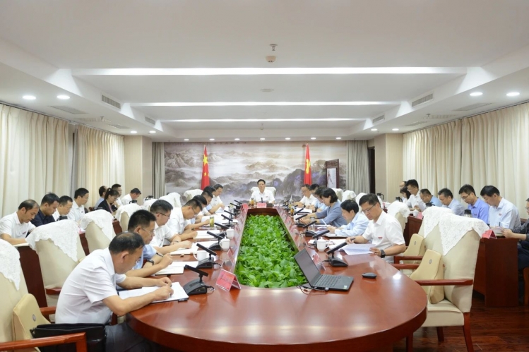 张先彦强调：以风清气正劲足的政治生态，狠抓招商引资、推动文旅发展、助力群众就业，为全面推进中国式现代化湖滨新实践多作贡献！