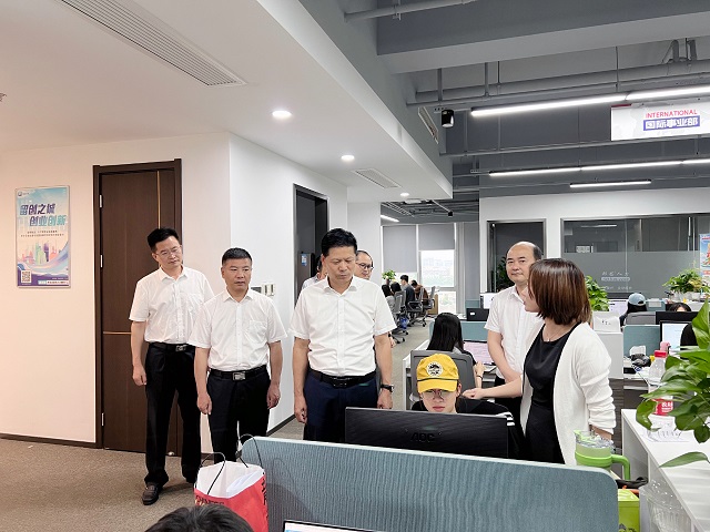张先彦带队赴上海开展招商考察：强化合作交流，努力招引一批符合湖滨发展的优质项目，为骆马湖国家级旅游度假区高质量发展贡献力量！