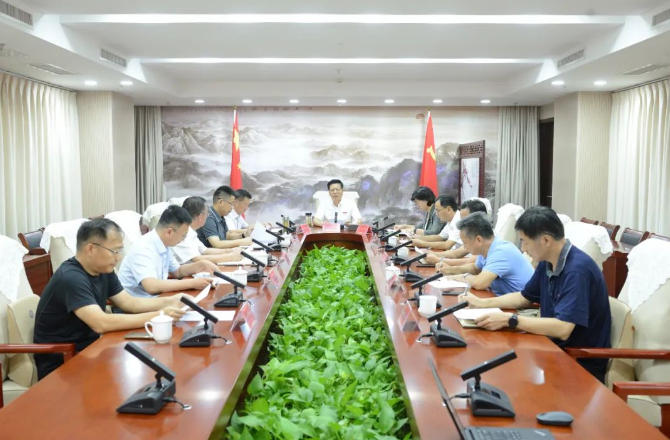 张先彦主持召开全区教育工作领导小组会议