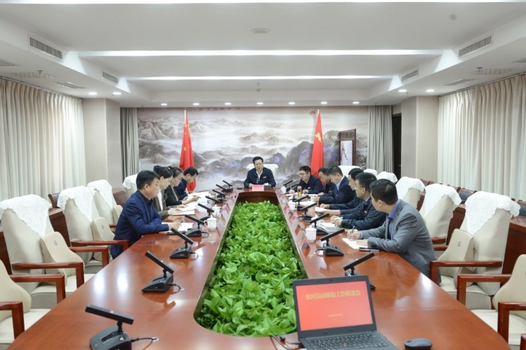张先彦主持召开信访维稳工作推进会，强调：切实增强做好信访稳定工作的责任感，积极构建高效工作体系，不断书写全区信访维稳工作新篇章！