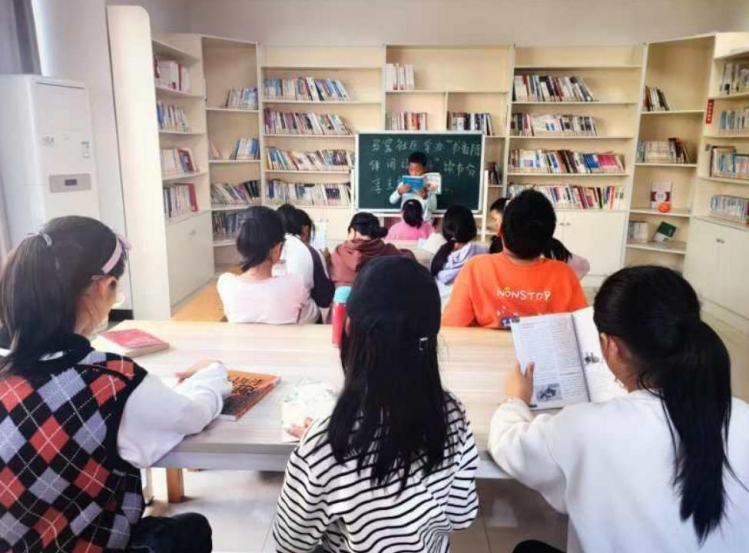 马窑社区举办青少年读书分享会