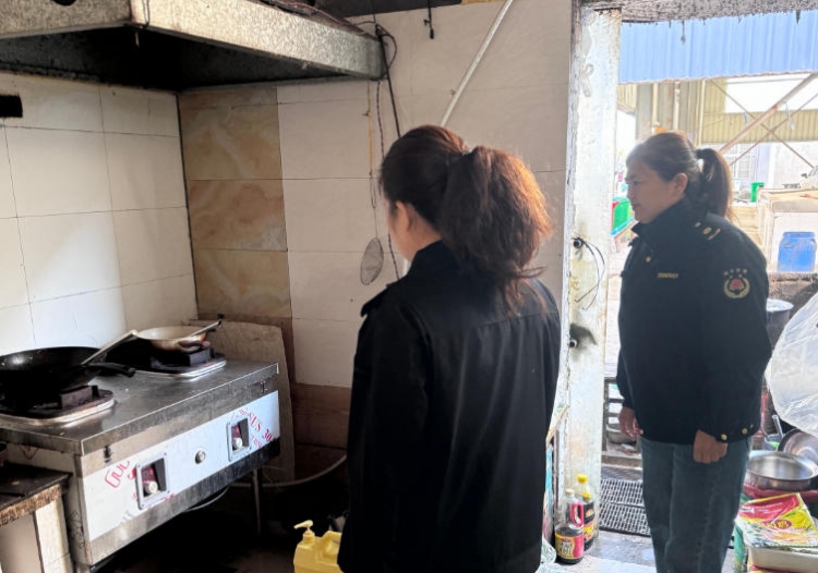 祥和社区开展燃气安全隐患排查行动