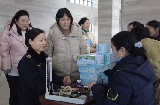 湖滨新区卫健医保局开展“关注女性健康，从预防开始”主题宣传活动