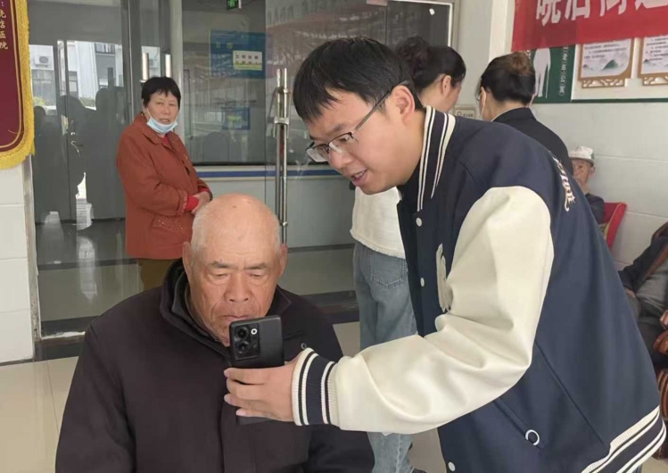 晓店街道：党员志愿者零距离认证 托起困难群众“稳稳的幸福”