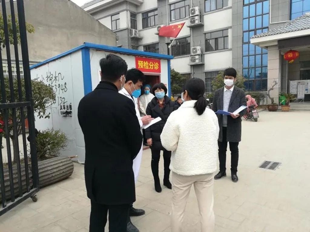 谭苏洪防疫工作照片3.jpg