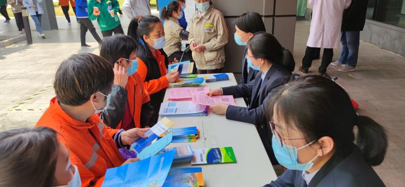 苏宿园区：政策宣传进企业 答疑解惑到现场