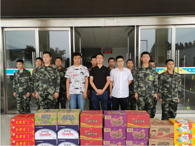 沭阳新华书店开展 “八一”建军节慰问驻地官兵活动