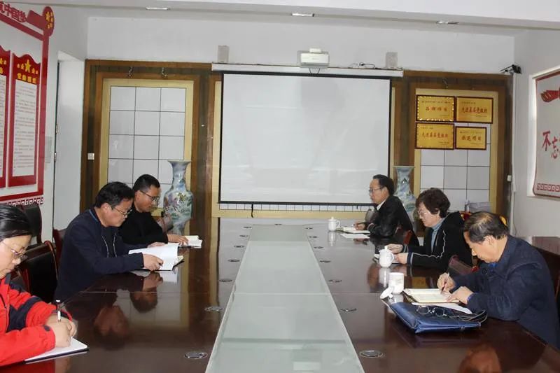 市教育局副局长王孝玲到我校督查指导“教-学-研-考”一体化落实工作