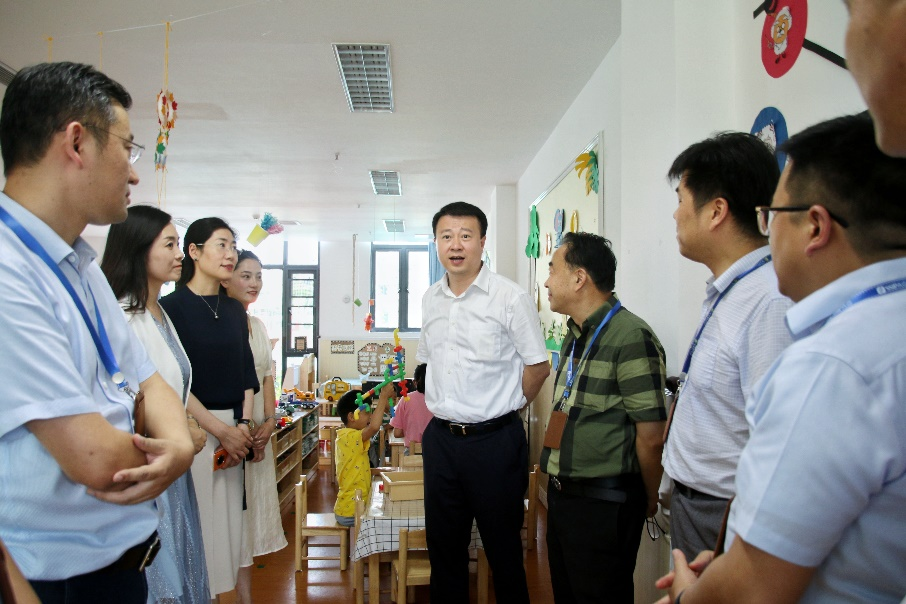 李朝阳调研园区教育工作时要求 努力办好人民满意的园区教育
