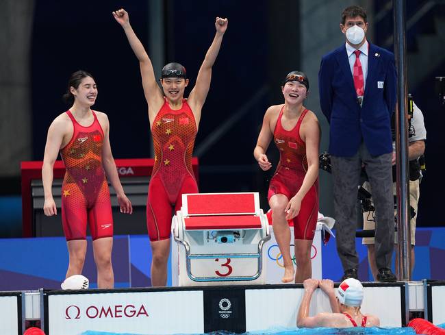 第14金！中国女子4x200自由泳接力夺金，破世界纪录