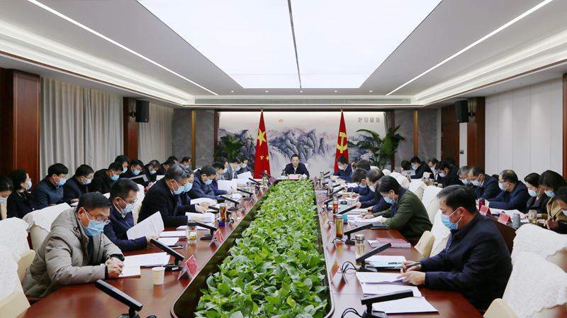 殷其国主持召开十三届区委常委会第十八次会议.jpg