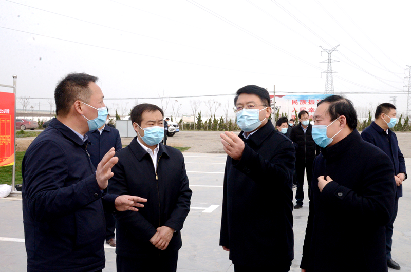 马伟、范德珩调研推进重大项目和为民办实事项目.jpg