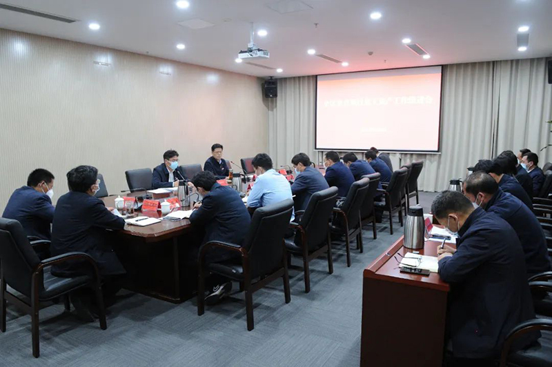 湖滨新区连夜召开全区重点项目复工复产工作推进会.jpg