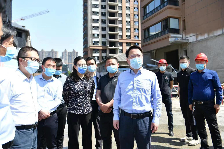 陈伟调研中心城区重点工程建设情况.jpg