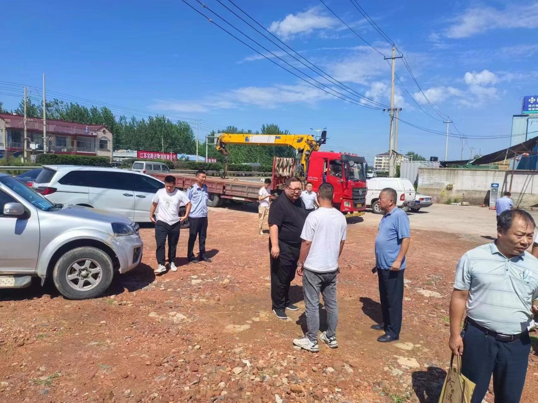 胡集镇开展非法加油车（点）专项整治行动 