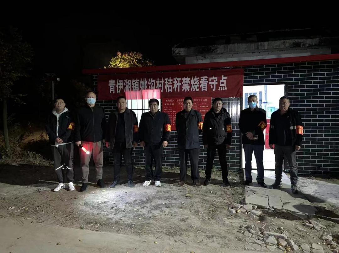 青伊湖镇：抓好秸秆清运 打赢蓝天白云保卫战