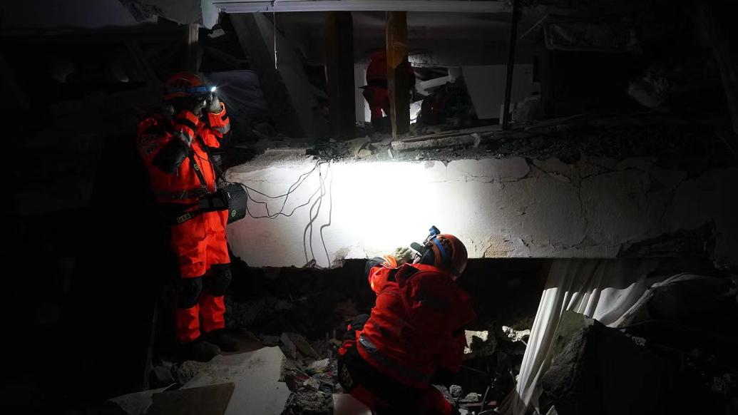 地震中获救的3名中国公民均无生命危险