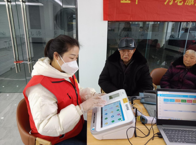 城厢街道：志愿服务传爱心 温暖冬训显真情