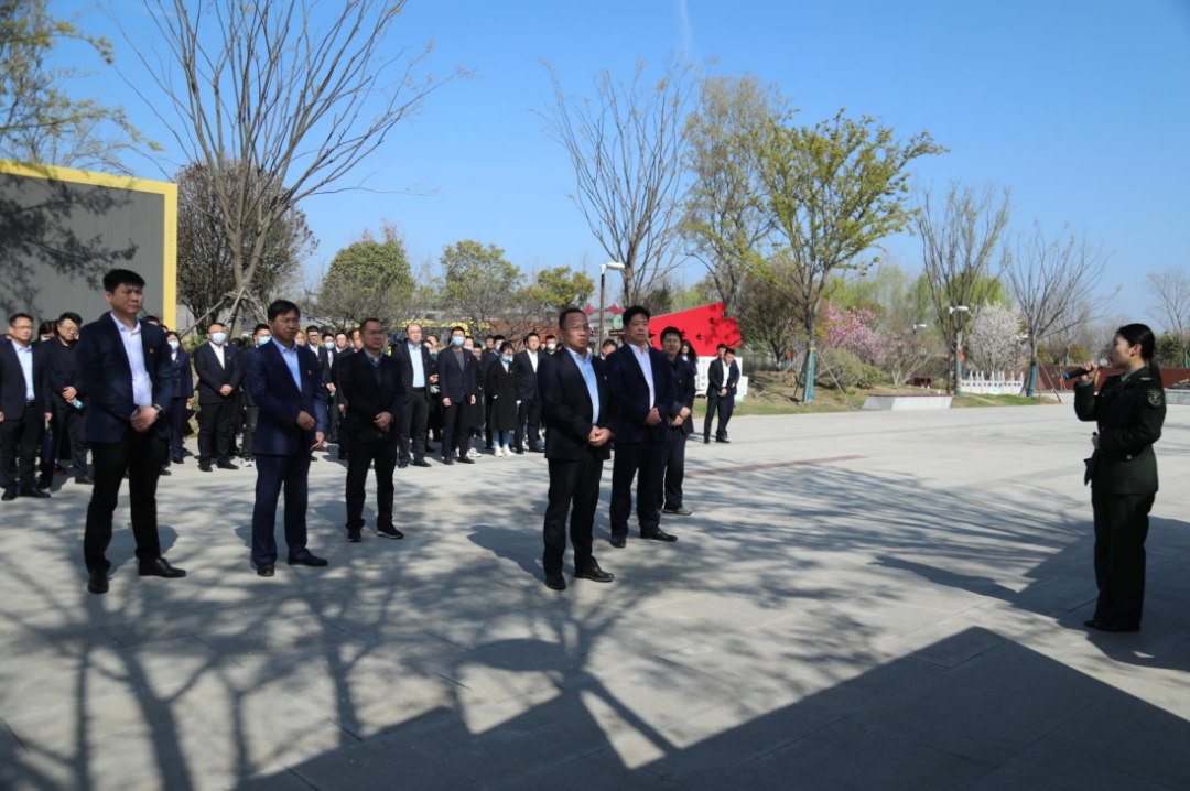 市城投集团开展清明祭英烈暨党性教育活动
