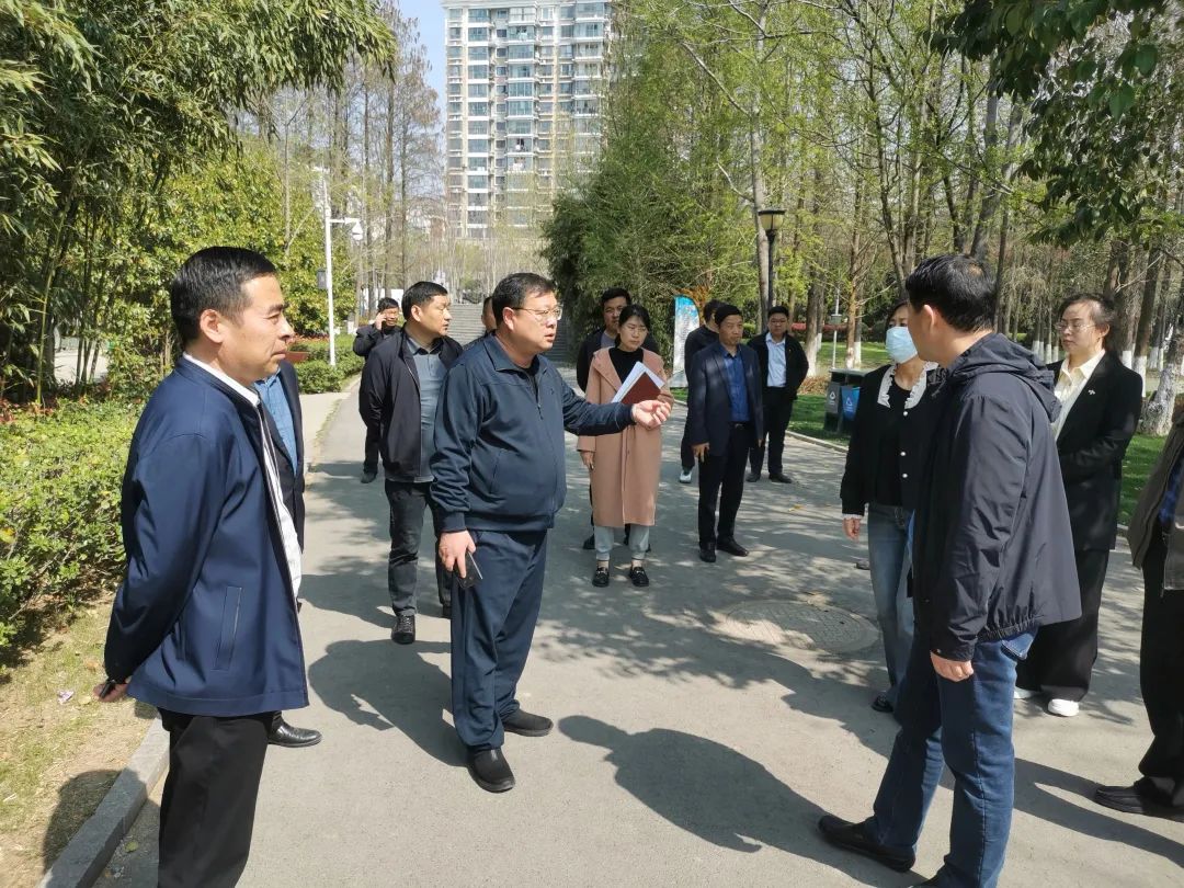 泗阳县住建局现场观摩推进国家园林城市创建复查工作
