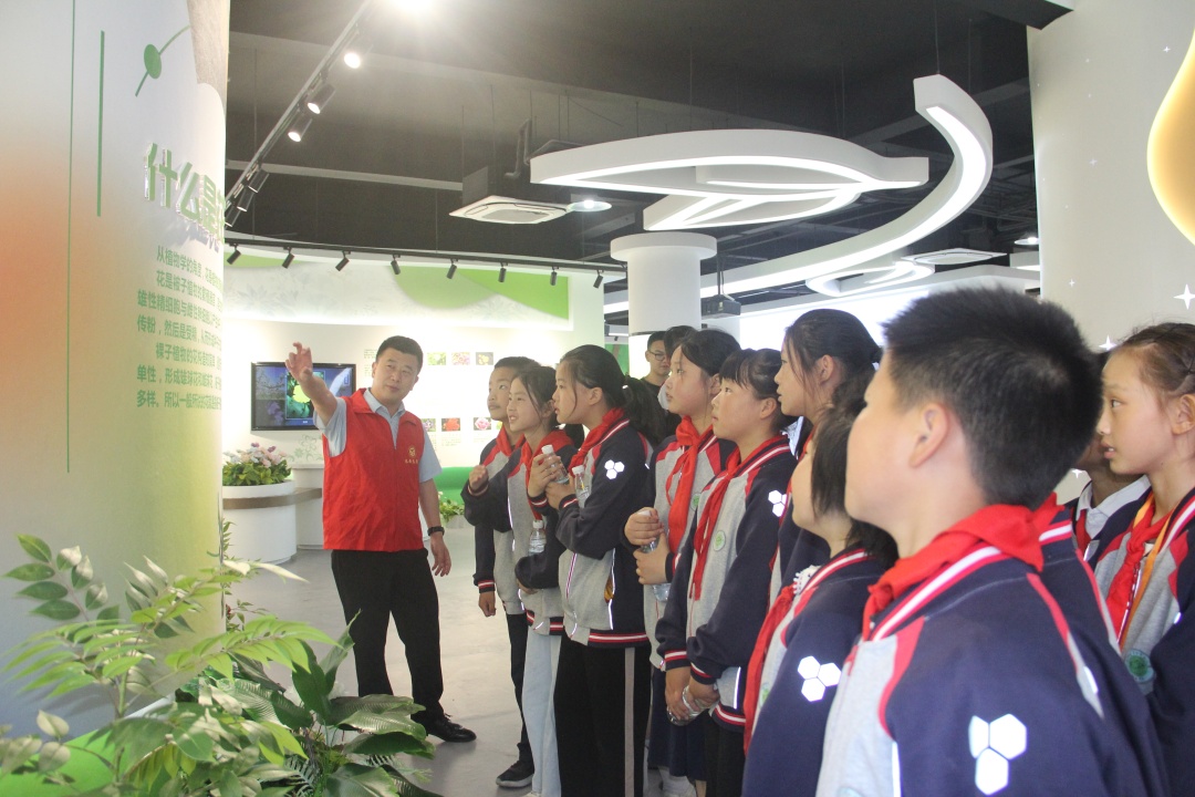 新时代文明实践在泗阳丨来安街道开展花卉知识科普宣传活动