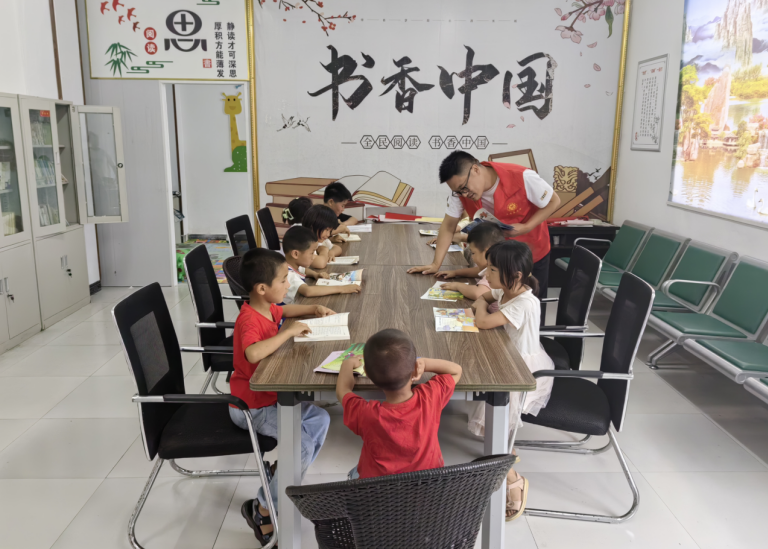 百名领读者进百村丨泗阳县三庄镇：“志愿帮看＋全民阅读”，帮看员守护夏日书香绵长